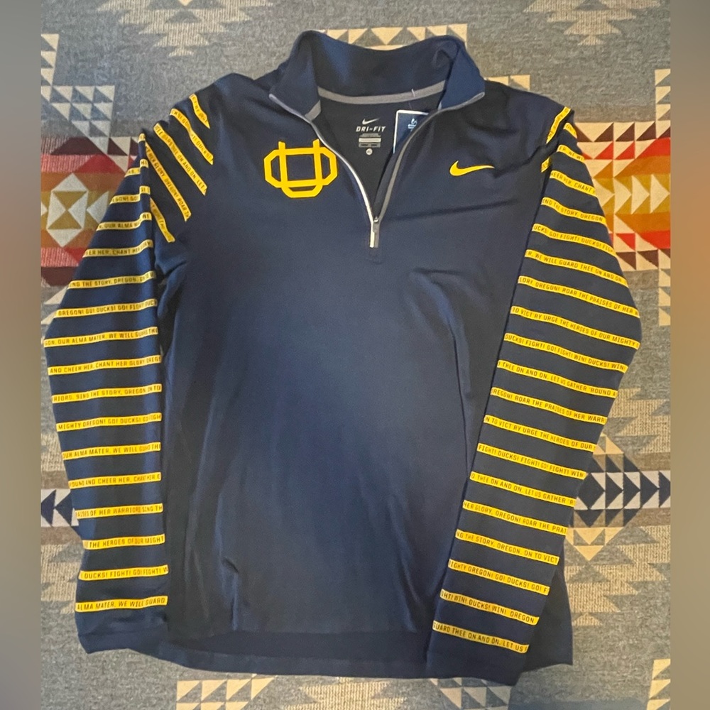 NWT Women’s Oregon Webfoot Ducks Shirt!